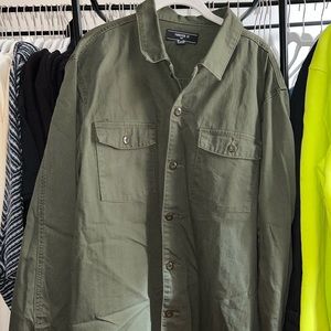 Forever 21 men olive green jacket 

Size : XL